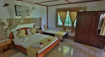 Rising Sun Guest House La Digue Bagian luar foto